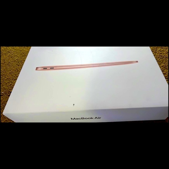 Used 5-6 times. Comes with original box + MacBook Case/Bag. Basically new.